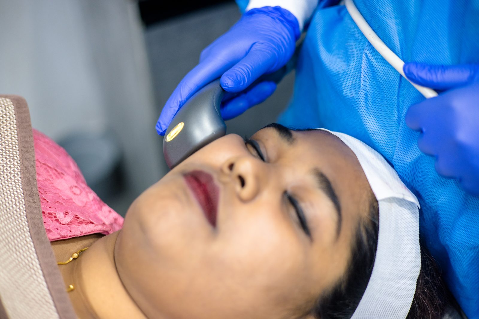 Skin tightening treatment setup at Armoraa skin clinic, Chennai