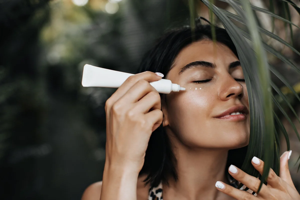 Gentle cleanser, gel moisturiser and broad-spectrum sunscreen